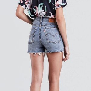 Levi’s - NWT Wedgie Fit Shorts